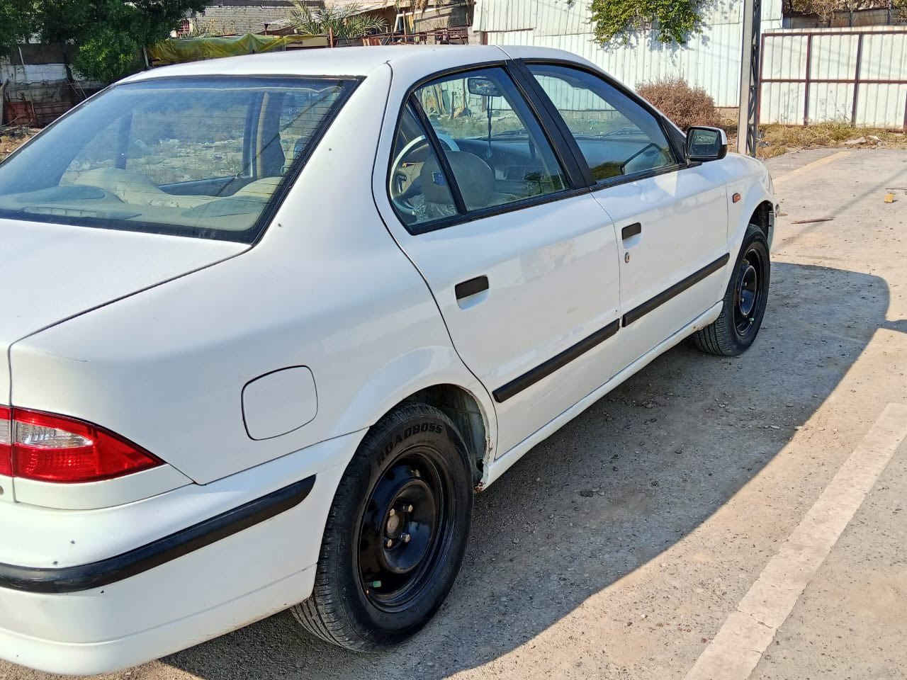 السلام عليكم للبيع سمند ناطق محدثه 17 موديل 2011مشروع وطني  كير ومكينه وتبريد كفاله كهربائيات كلهه شغاله تخم تاير  دوشمه  كشنات والابواب والارضيه  السياره رقم بغدادالسعر ٤٨ وبيها مجال*********** مكاني بغداد
