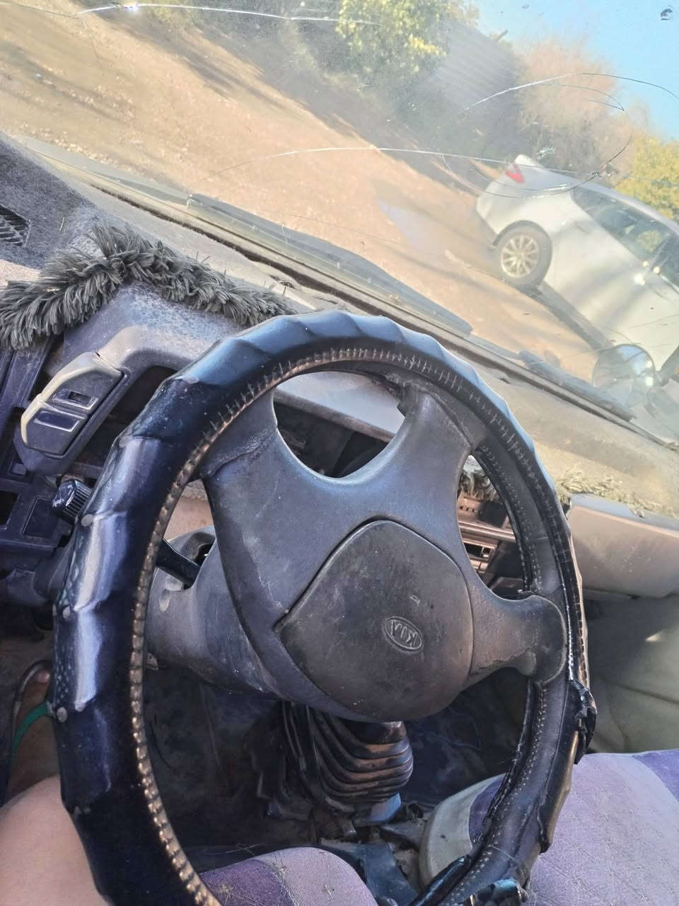 سلام عليكم كيا بسته للبيع موديل ٩٣ محرك نضيف تخم تاير نضيف صدر نضيف كهربائيات كلها شغاله ابيع كوم حديد ما اندل صاحبها سعرها ١٤ وبيها مجال قليل رقم تلفون ***********
