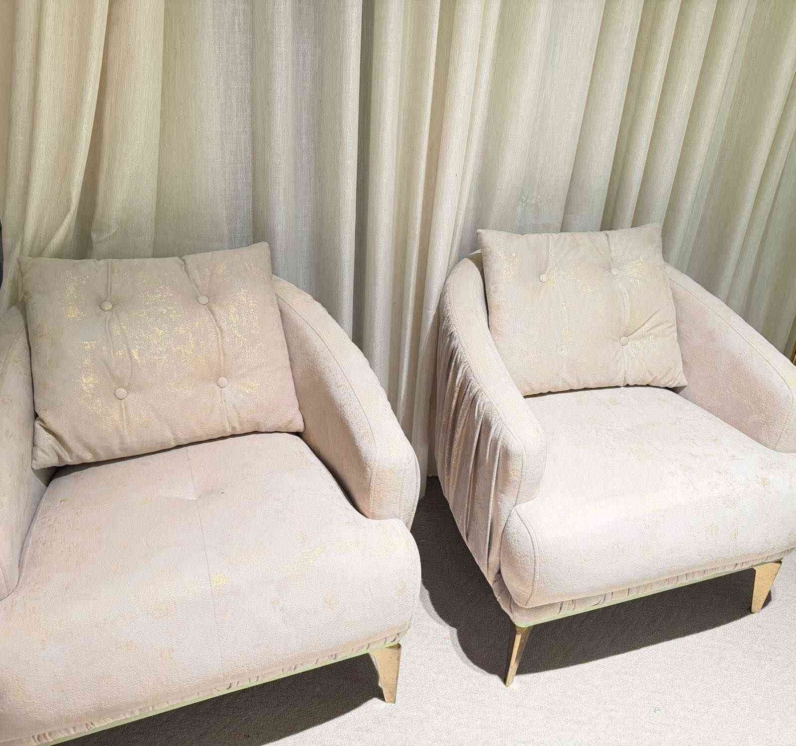 طخم قنفات يتكون من 5مقاعد نظيف جدا 
من براند ديوان (kilim )من اربيل 🌹🌹
سعره بمليون و٣٠٠ الف 🌿🌿
السعر   ب 400  الف🔥🔥🔥🔥
🌿🌿🌿🌿🌿🌿🌿🌿🌿🌿🌿🌿🌿جداامريح بالجلوس وينفتح ممكن يصير سرير
‭0774 888 1000‬
حي الكندي🌿🌿🌿🌿 موصل, نينوى
