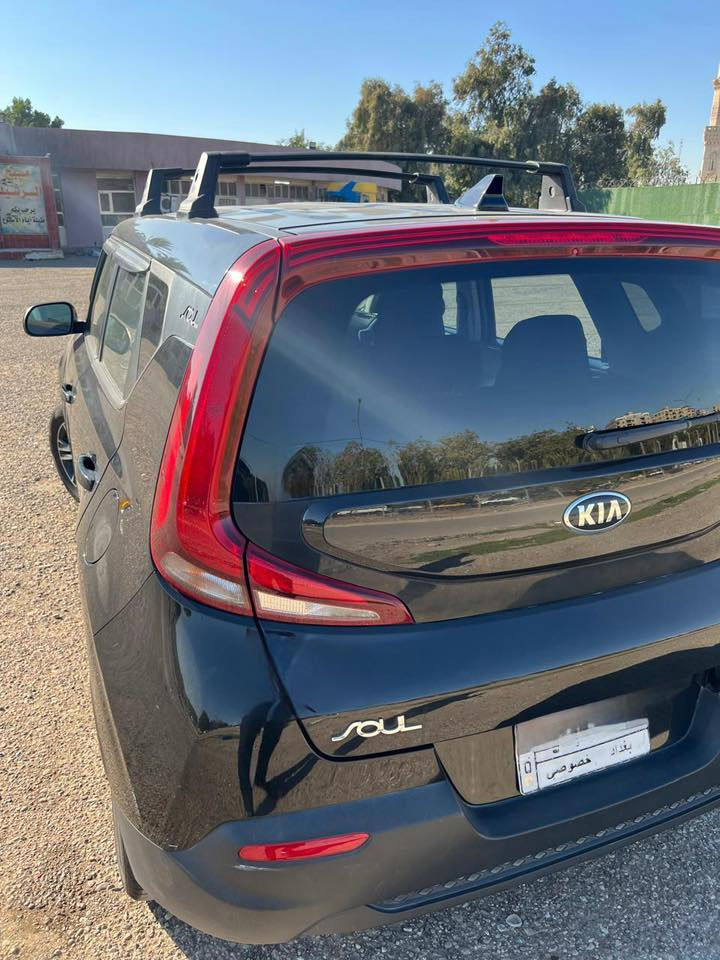 السلام عليكم
كيا صول 2020 للبيع
وارد أمريكي – استعمال نظيف جدًا
محرك 2000 دوش
ماشية 36,000 فقط وقابل للزيادة
السيارة بحالة ممتازة، استخدام شخصي
حادثة خفيفة بنيد قطعة وحدة فقط
(صور الضربة ورقم الشاصي موجودة بالمنشور)
تخم تاير جديد أصلي كوري
بطارية جديدة أصلية
السيارة مرتبة من الداخل والخارج
التواصل واتساب ***********
السعر 155 ورقة وبيها مجال
