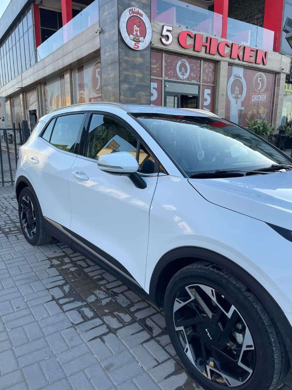 كيه سبورتج خليجي 2023 للبيع
السيارة ماشيه 53 الف

بيهة صبغ كما موضح في السونار موجود بصور 

السعر 203بيهة مجال بسيط

السيارة خير من الله
***********
