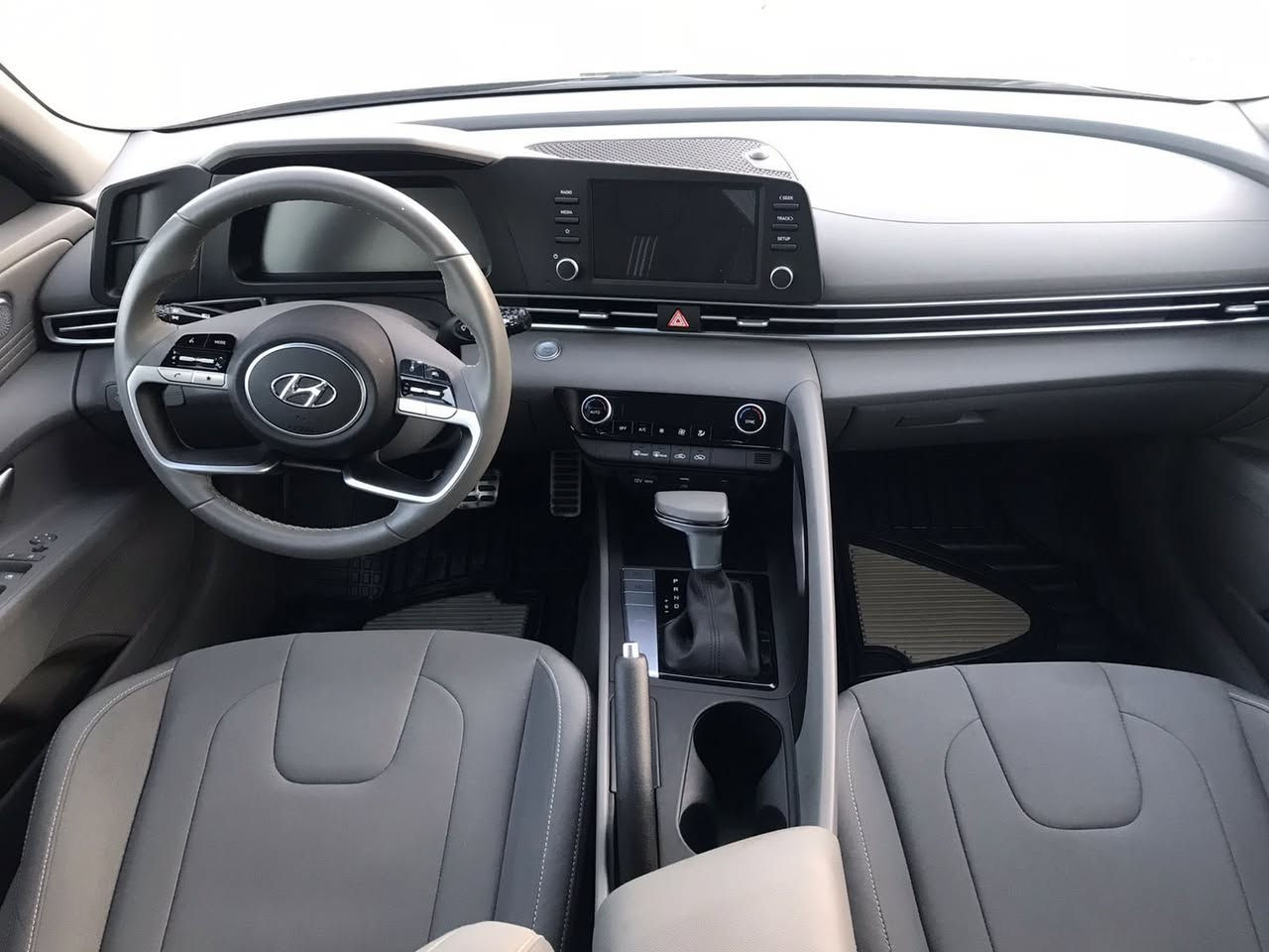 النترا موديل 2025 وارد امريكي فئه SEL
صور حادثها موجود بلمنشور 👇سونارها هم موجود👇

تبديل بنيد بلادي بس بي شويه شخوط  فقط السياره بدون قطره صبغ 

السياره زيرو ماشيه 2000 ميل فقط دواخلها بعدهن بلنايلون مال شركه 

شواصي لغود مكفولات وعلى الفحص 

ايرباك دركه استيرن فقط 

بدون رقم منفيس باسمي 

السعر 👈150👉 وبيها مجال للشراي ✅

مواصفاتها معروفه 

بصمه تشغيل

بصمه ابواب

شحن لاسلكي

تشغيل عن بعد

مكينه 2000دوش

رادارات امامي وجانبي وخلفي

تحديد مسار

ثلاث انضمه قياده سبورت -عادي -سمارت 

توقف تلقائي

كامره  

شاشه تدعم كار بلي

سبايدر جنطه بلادي 

العنوان بغداد حي الاعلام

تلفون☎️ ***********☎️
