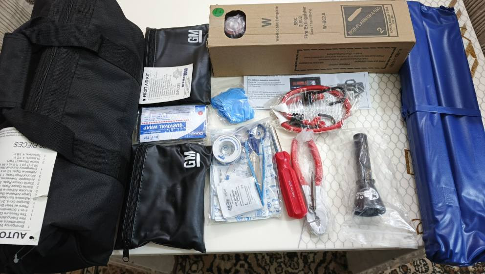 متوفر حقيبة بكامل محتواياته بدون نقص ومتوفر ارظيات تاهو وGMC لمعرفت السعر علق يأتيك السعر عالخاص 
للاستفسار *********** بغداد, العراق
