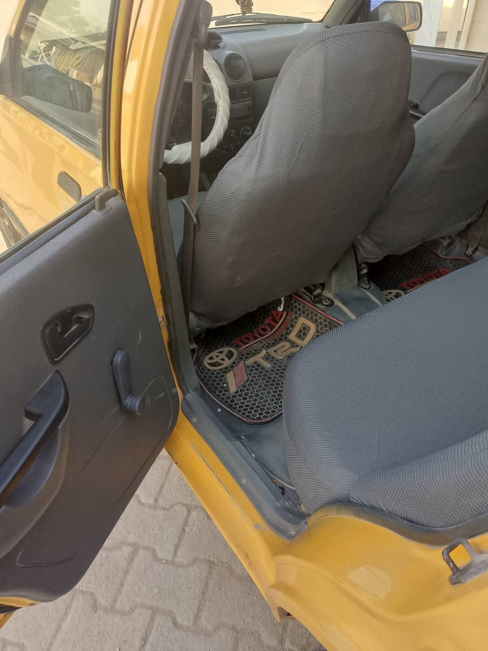 للبيع مديل ١٥شىرط التحويل مصفره هيه وغرامات تاخذ صافي سياره ماعيزه الف متصرف عليهه تراي وين ميعجب 
شواصي تخم تاير باتري مشط بور كله شغال مكينه وكير وحداديه زينه راعيه يريد مداور اوجهك ويه المالك كبل 
السعر ٣٣ وبيهه مجال قليل رقم بغداد سنويه وهزه جديده 
مكان السياره نجف الاستفسار ***********
