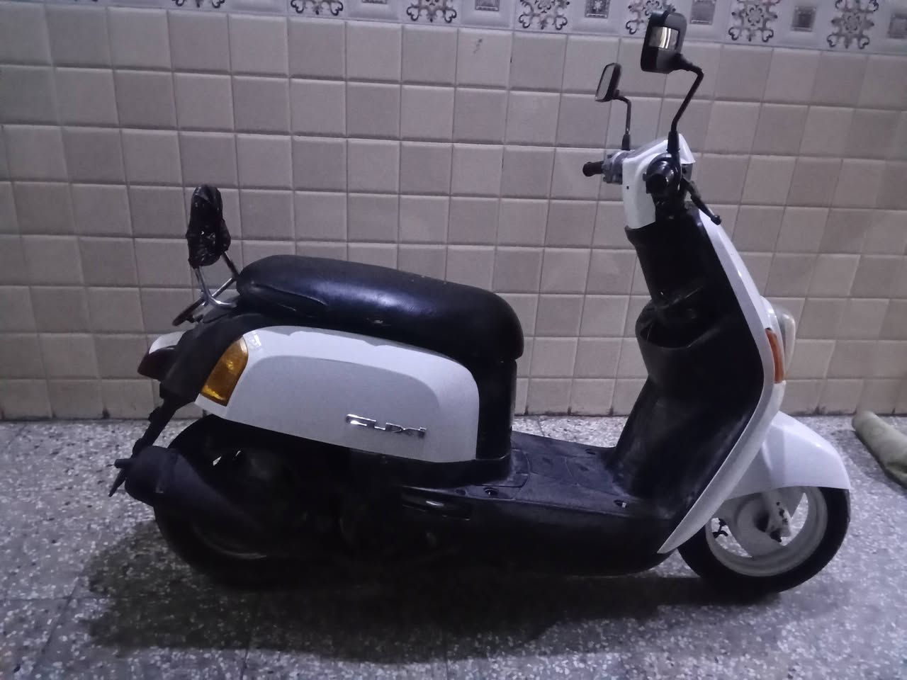 السلام عليكم بوليس للبيع او مراوس مكينه ناعمه خرسه كابريتر وسلف بلادي نقصه باتري السعر 450  المكان مدينة الصدر 
***********
