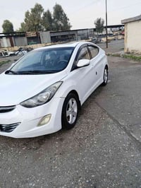 سيارة للبيع النترا مضلع موديل 2013  بدون حادث  بيها ضربة خفيفة  تفاصيل...