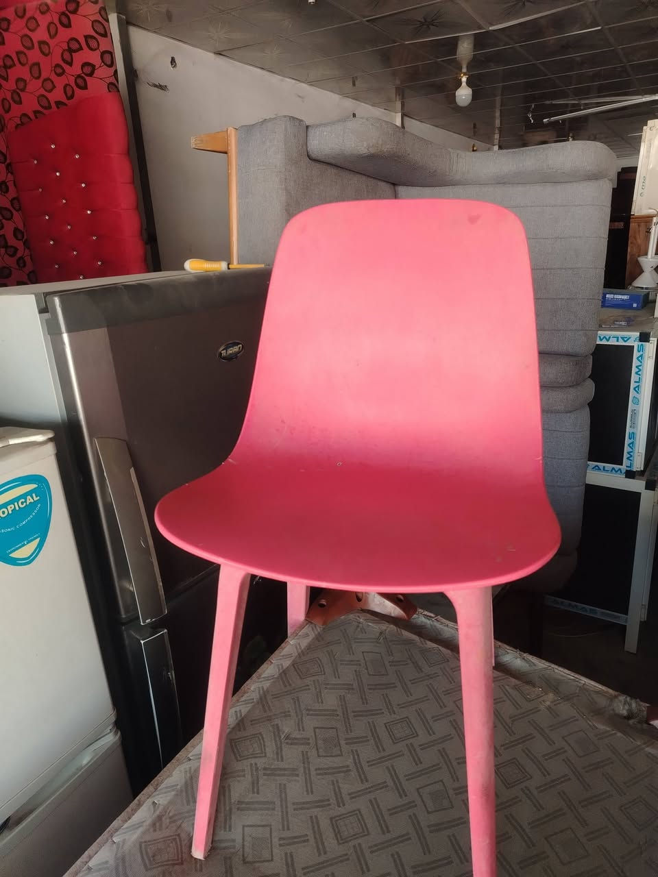 السلام عليكم شباب اغراض كوفي للبيع مستعملات وبي جديد( ***********)
