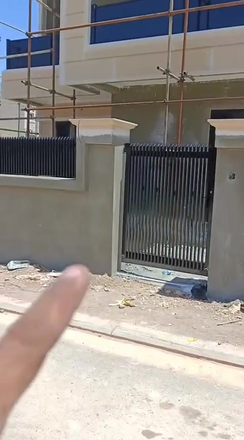 سلام عليكم اخواني
اليوم شغل محجر سياج حسب الطلب 
حديد الاطار ٢ ملم تركي
والحديد الشخاط الصغير ملم ونص 
 صبغ زنجار 
وصبغ حراري 
وباقي تفاصيل بلفيديو 
موبايل.. ***********
