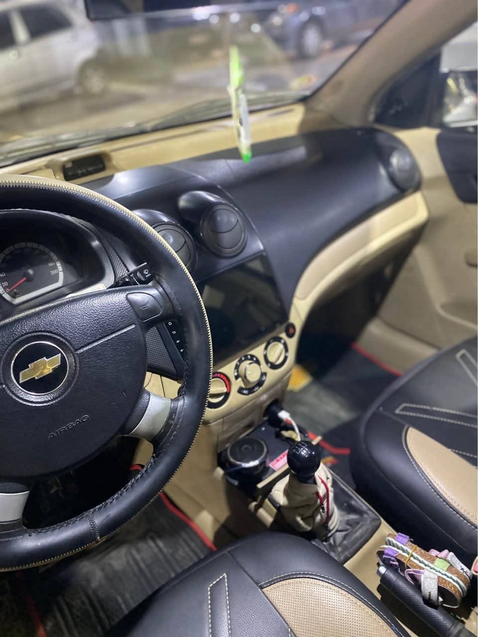 أفيو 2010 كابون بانزين السياره باسمي بدون صبغ بدون ضرار السياره جديدة السياره جاهزة ربع ماتصرف عليها كفالة عامة من الدعامية إلى الدعامية مكان السياره موصل ‭‬السعر 75 وبيها مجال 
*********** Singapore
