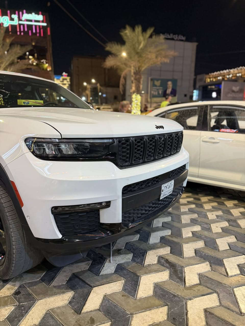 للبيع موديل ٢٣ لمتتد بلاص فول الفول منّ كامرات خمسه رادارات كشنات تبريد فول عدا الفتحه اصل السياره داخله مياه امطار وبيهه كلير يعني صبغ من امريكا فقط صفحه وبنيد يعني بالمصنع مصبوغه حسب السونار لان صبغها يخبل والسونار واضح وباب الي وره السايق ع حطتها بي بارد وباقي  نصبتها تخبل وسونارها واضح منزل كلشي ماكو شي مضموم وسعرها مناسب للبيع فقط بديها بالباكيت شرط 
سعرها ٢٠٠ بدون رقم مكاني البصره 
مكينه كير كهربائيات شرط بالكفالة ماشيه ١٣ الف فقط وفول الفول 
ملاحظه فقط بس بالسونار تبين بيهه كلير يعني الي مايعرف بيهه مايكول بيه كلير
***********
***********
