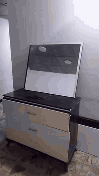 سلام عليكم عندي غرفه لبيع السعر 100 5 قطع
***********
