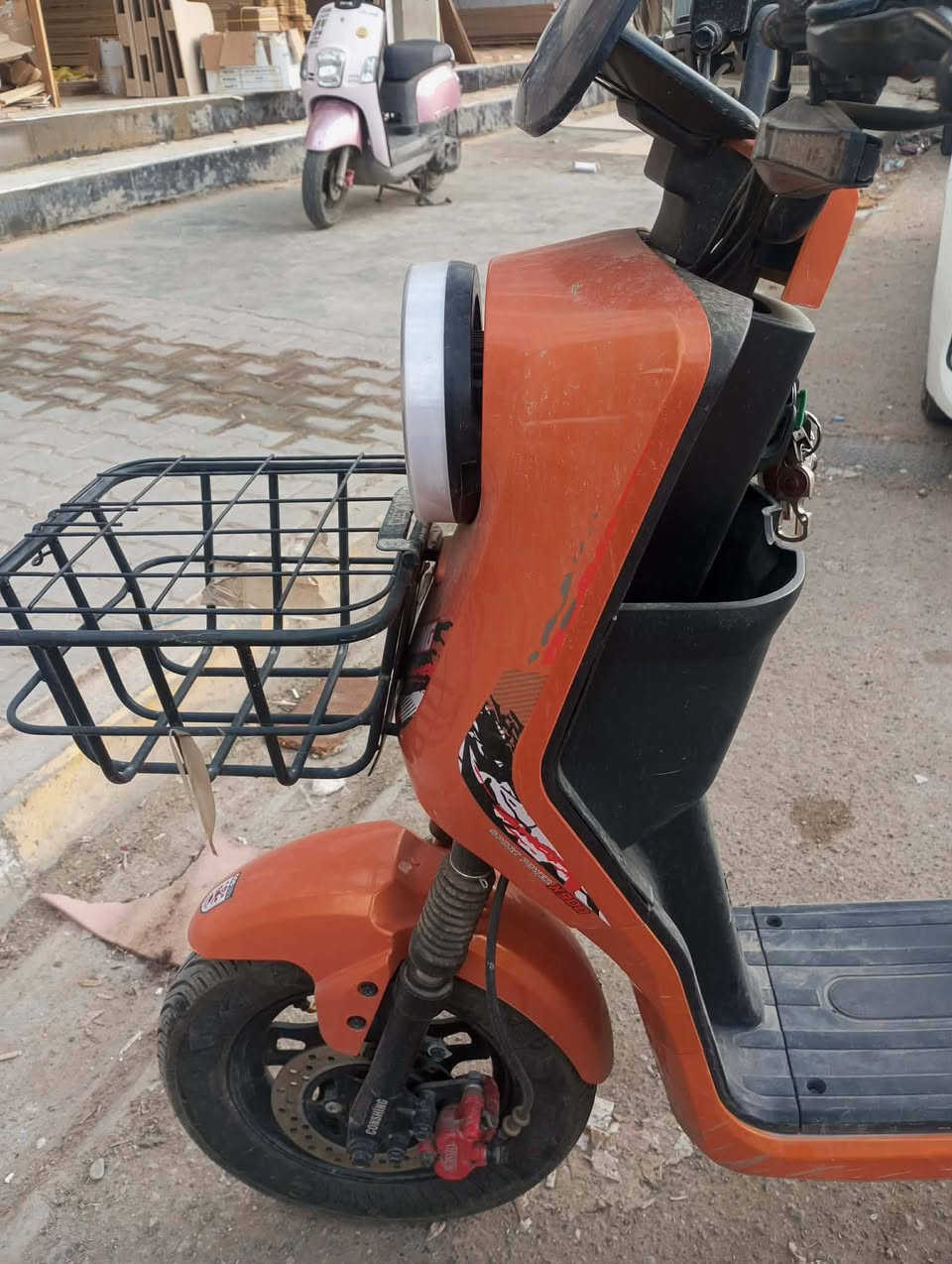 سلام عليكم شباب درجة شحن للبيع x900 بعد جديد سعره 400 وبي مجال للطيبين ***********
