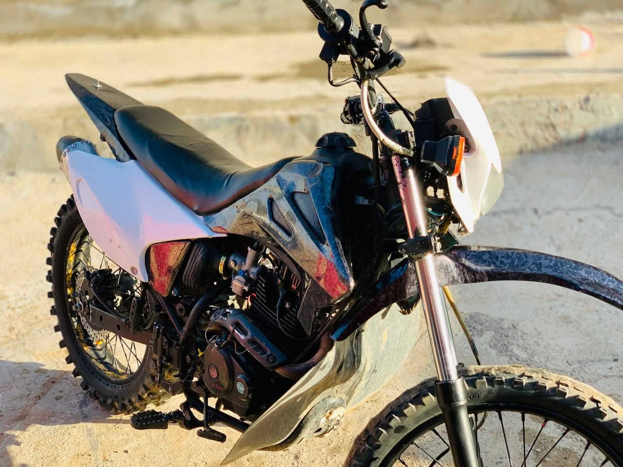 للبيع دراجة نارية بحالة جيدة
دراجة نارية من نوع قفاز كاويار
الموديل: 2020
سعة المحرك: 200 سي سي
🔧 الدراجة بحالة جيدة وجاهزة للاستخدام
⚡ جميع الكهربائيات تعمل بشكل كامل
📍المحرك مفتوح انطي شرط 
 موقع الدراجة: اصلاح الزراعي 
💰 السعر: 900 (قابل للتفاوض البسيط)
📞 للاستفسار والتواصل:
***********
