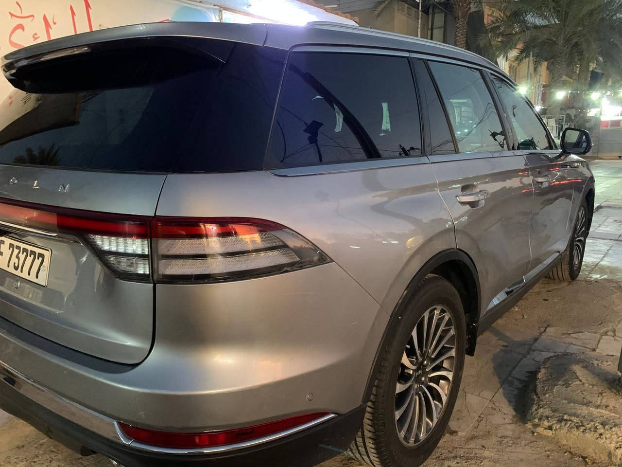 سلام عليكم لينكولن افياتور موديل ٢٠٢٠ السياره جاهزه وبأسمنه شرط التحويل تايرات مشلن كلشي على البلاد مواصفات اذا اكعد اشرح صعب اكتبهن كلهن سياره جديده وجاهزه من كل النواحي السياره فول الفول اقل مواصفه تدليك بالكشنات صور الحادث مرفقه عنوان بغداد الشعله للستفسار الاتصال على الرقم 
***********
السعر ٢٩٥ وبيها مجال بسيط
