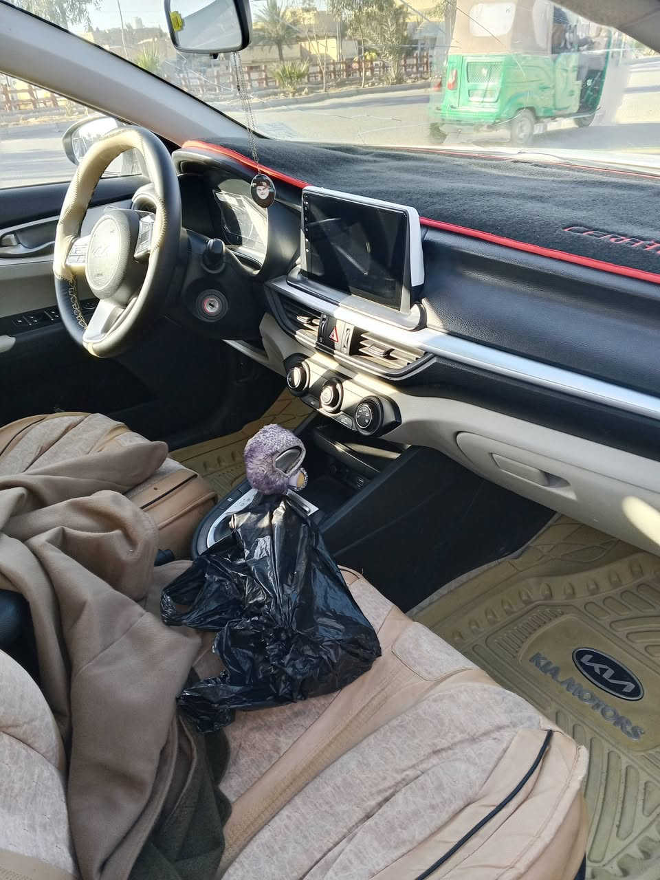 كيا سيراتو موديل 22 رقم دولي ماشيه 50مكاني ذي قار الرفاعي فتحه مريات شفط تبريد قطعتين سعر 163بسمي ***********
