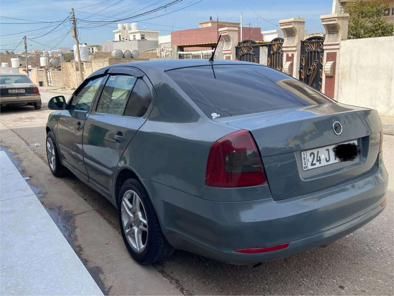 سكودا2011كيرعادي 
مه كينه 20جيتا
كيرومه كينه بشرط
بئ دعم 
رقم وسنوي جديد سه رنافي من
سيسته م غازوبانزين
ويل كب مارسيدس
تبريد شغال
شاشه ايبات   كاميره
سياره جاهز بي مسرف
سعر62ومجال
***********
*********** سميل, دهوك
