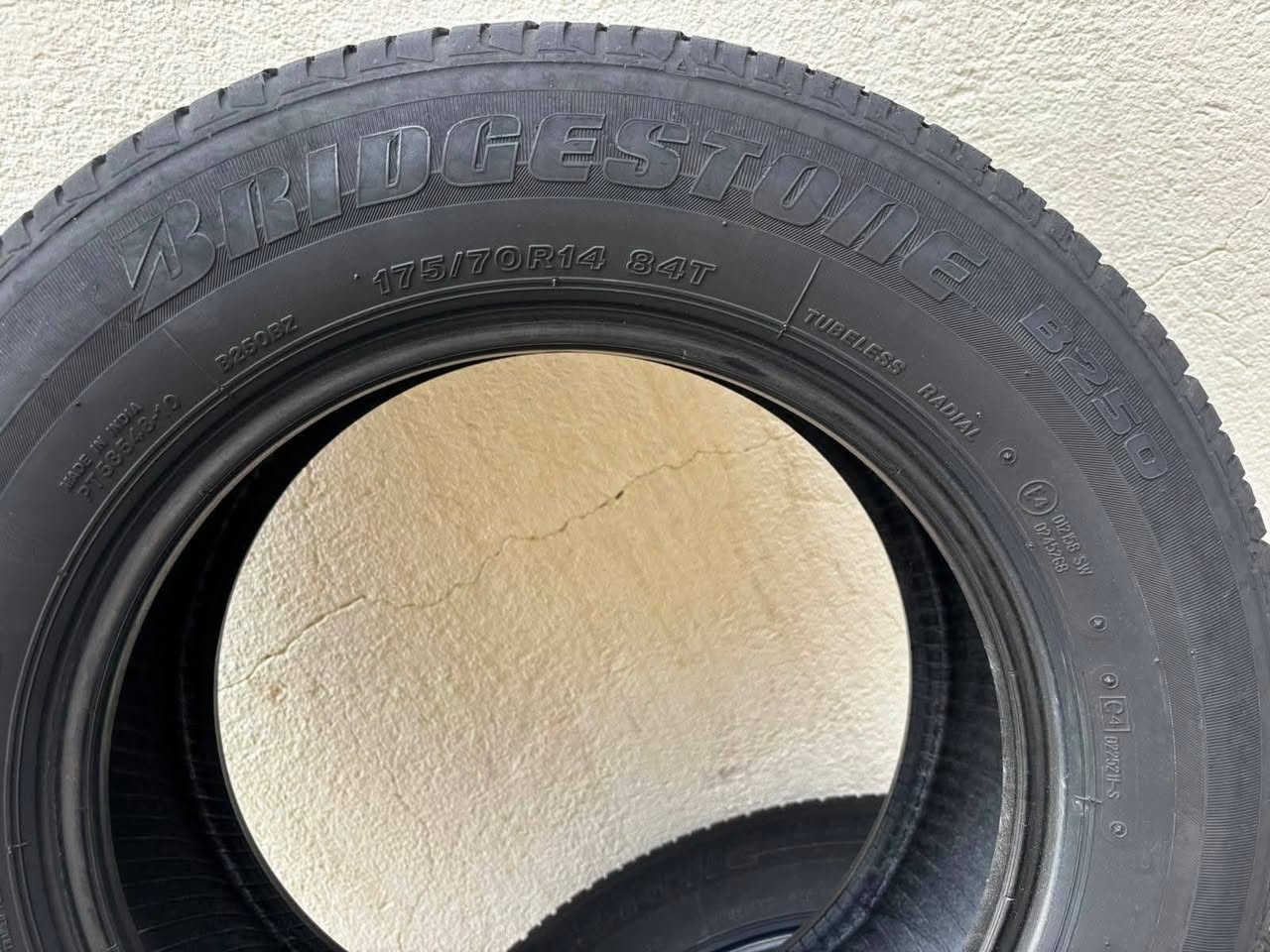 من رخصت الادمن
سلام عليكم 
اطارات مختلفه للبيع
١- تك تاير 225/50R17 هانكوك كوري ب 75 الف انتاج ٢٤٣٦
٢- تخم تاير 175/70R14 (زوج برجستون وزوج اندونيسي) ب 65 الف
٣ـ ثلاث اطارات 195/65R15 ب 35 الف 
وبيهن مجال
مكاني الدورة مهدية٢ 
علما اني مكلف بالنشر ولايوجد مسنجر فقط الاتصال او واتس على الرقم ***********
