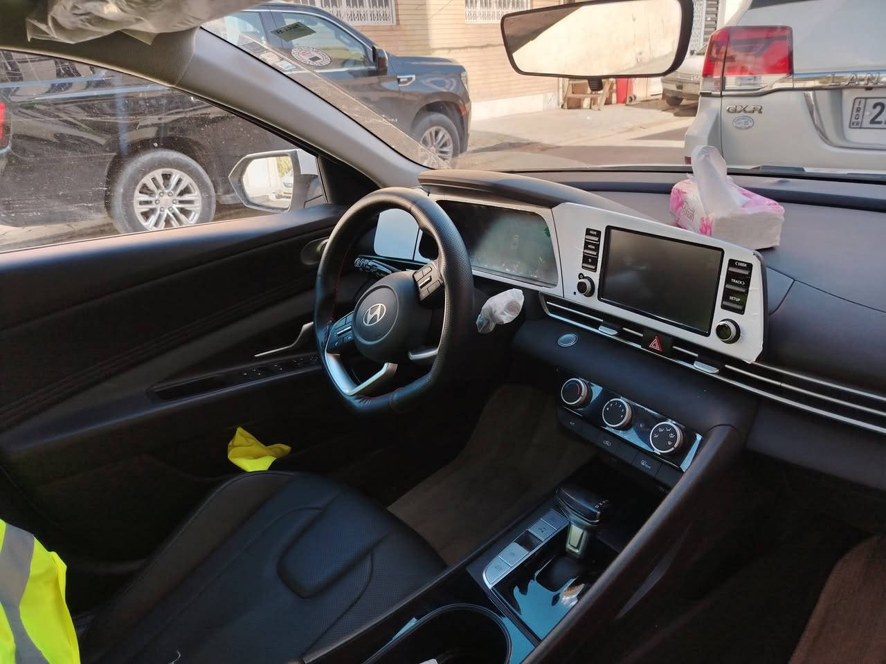 سلام عليكم هونداي النتره موديل 2025  كفاله عااامه وضع زيروو رقمه اربيل الإنكليزي سنويه جديده فول موصفات شتريد بيه فول للخير سعره 150مكاني نجف اتصال فقط ***********
