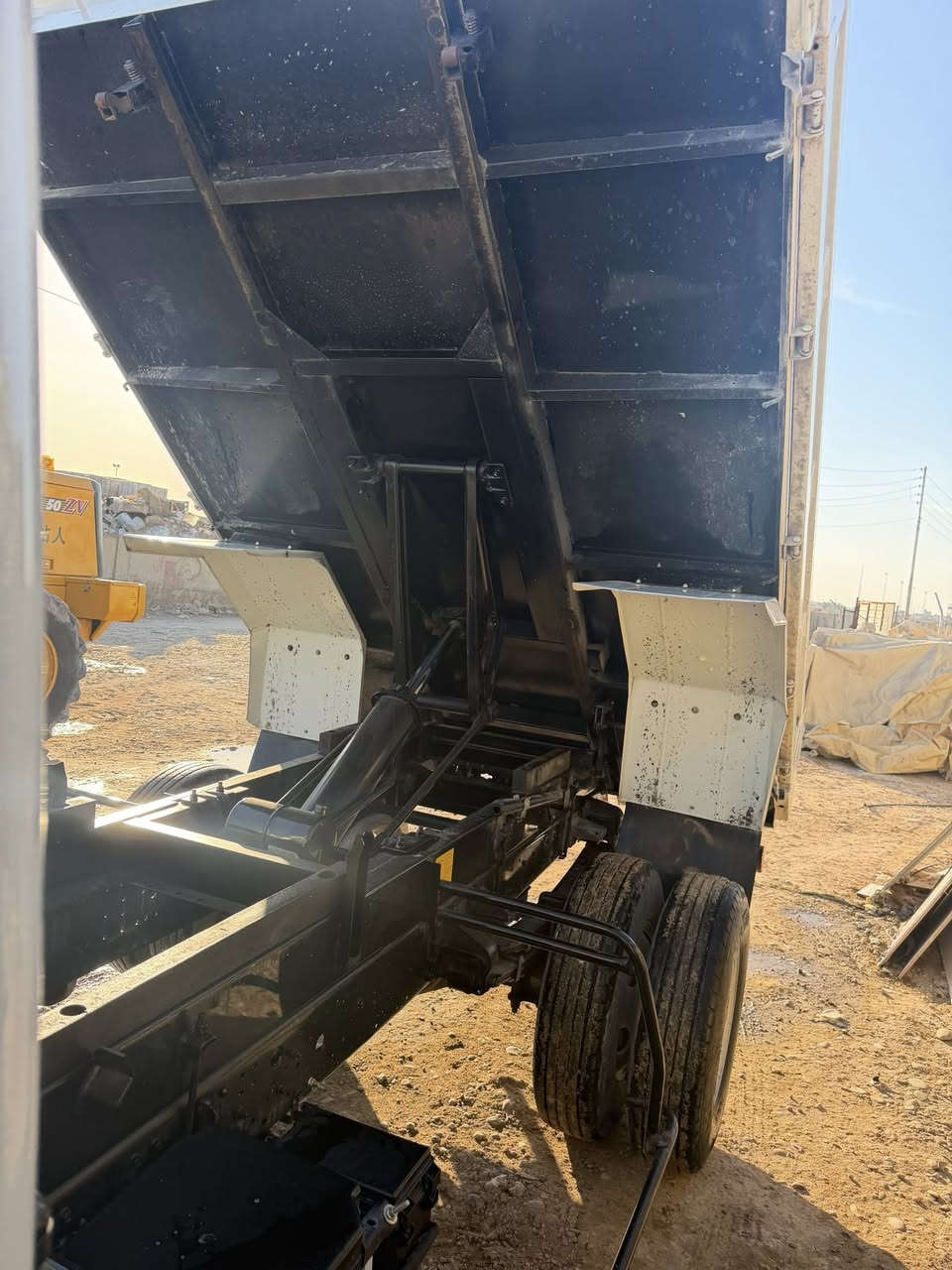 السلام عليكم
كنتر 2025 رقم بغداد ماشية ٤٠ الف كم سيارة جديدة
عنوان بغداد شارع البصرة 
رقم الهاتف ***********
