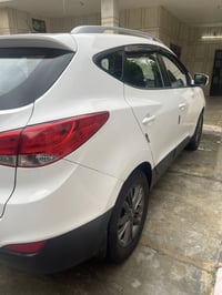 توسان 2015 خليجي بدون صبغ ماشيه 160 الف  لمعرفه السعر اتصل 07711170057