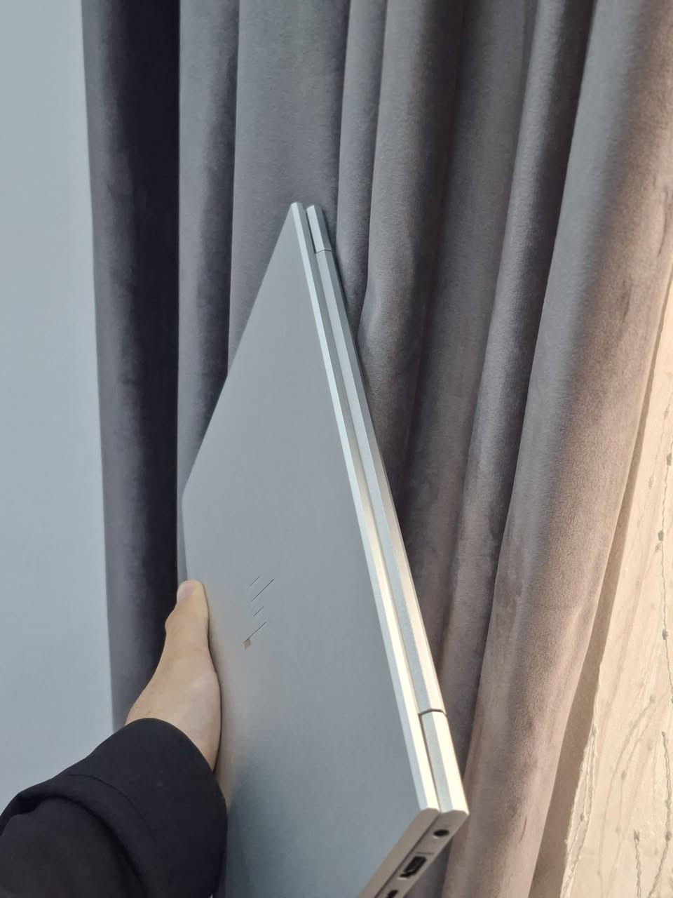 لابتوب للبيع  830  HP EliteBook
(cor i7) 

(Ram  16GB) 

(جيل 10) 

(Hard  512 ssd m2) 

(حجم الشاشة 14 لمس ) 

لابتوب مكفول من كل شي جديد 

سعر (٥٠٠ الف) مجال مكان كركوك 

رقم موبايل :  ***********
