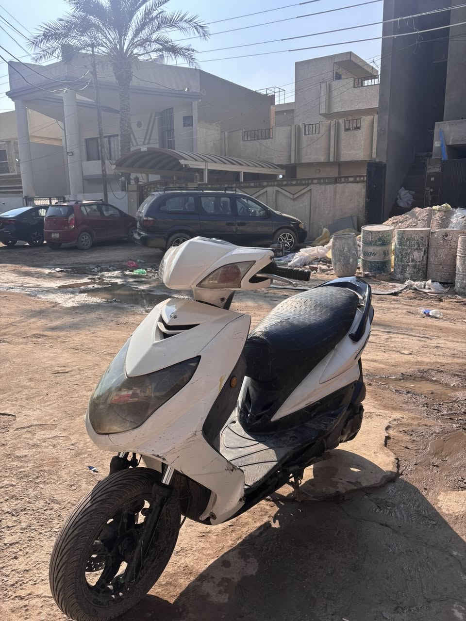 سلام عليكم للبيع دراجه سكنس فحل ياباني  خطين مكينه بلاديه ما مفتوحه شغاله نكره سلف كفراته مثل ما موضح بصوره السعر ٦٥٠ وبيه مجال مستعجل على بيعته مكاني الدوره الشراي يتصل ***********
