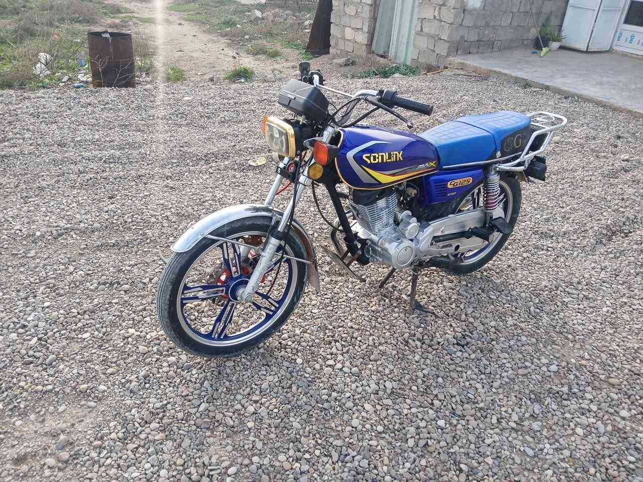 سيفان موديل 2024 دراجه كفاله عامه محرك ما مفتوح بلادي ما بيها اي نقص سعر  650 بيها مجال مكان ديالى طريق دلي عباس سراجق ***********
