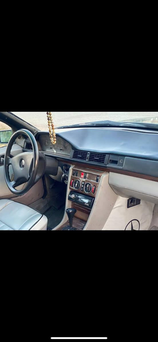مارسدس دب موديل 1986 محدث 1993
محرك بطه 3000 cvt  شرط كير و محرك 
منضومه غاز و قواعد دبل  سليمات رقم سياره سليمانيه شرط تحويل: السعر 60 و بي مجال ***********
