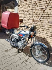 (لو ما محتاج مابيع الله شاهد)  الله لايحوجكم الاحد.....  دراجه رقم وسن...