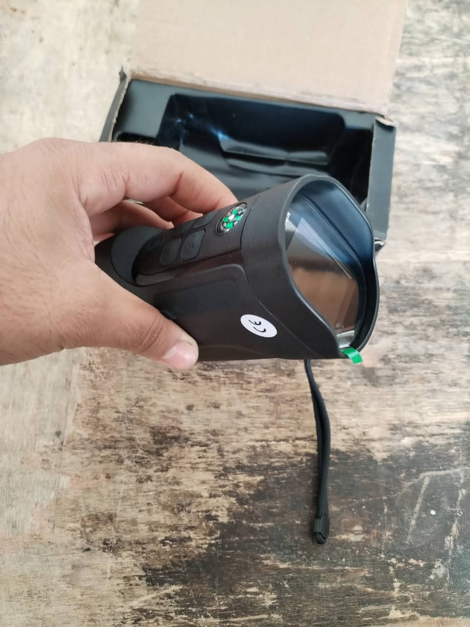 منظار رؤية ليلية للبيع
منظار حديث يستقبل رام ويصور فيديو ولقطات مباشرة 🎥
يشتغل بالليل والظلام الدامس 🌙، رؤية واضحة ودقيقة
مثالي للحراسة، الصيد، الرحلات، والمراقبة
خفيف وسهل الاستخدام، تصميم متين وجودة ممتازة
الحالة: جديد غير مستخدم
💰 السعر مناسب 25 الف
📞 للجادين فقط، مراسلة واتس اب ***********
