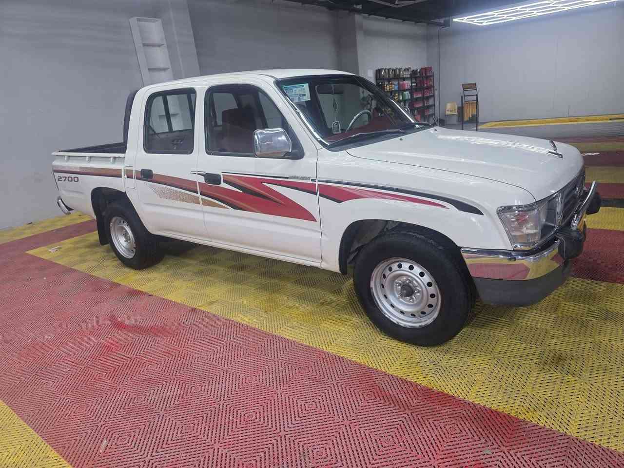 سلام علیکم
جمرە2001 
رقم سلیمانیە بسمی 
مکفوله کفاله
تایرات جدید کیرمحرک شاصی کل بشرط
تبرید تدفئە دواخل احمر
مکانی سلیمانیە کلار ترید خابر
***********
