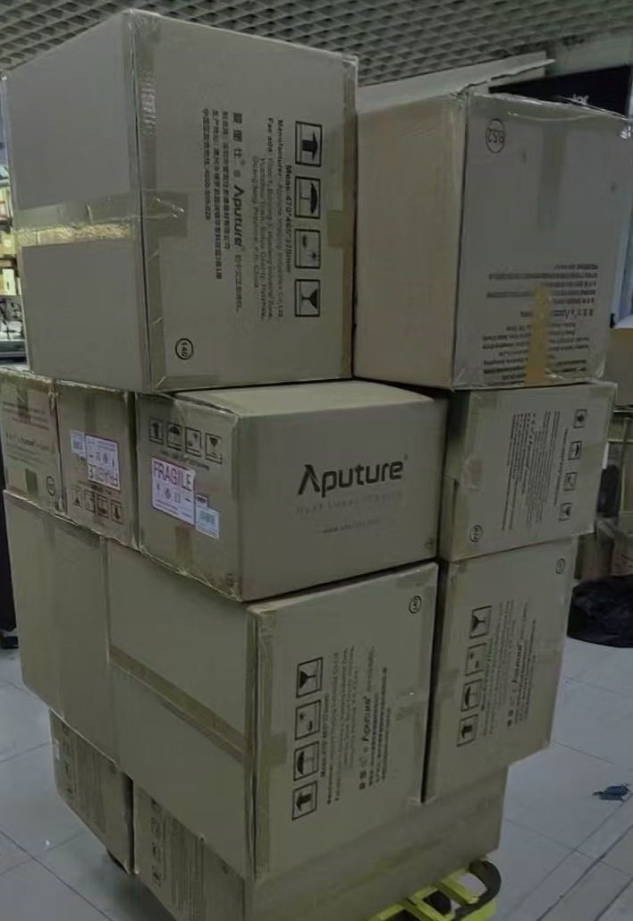 Aputure promotion coming 
welcome to inquiry and place order


**إذا كنت صاحب هذا الإعلان وتريد حذفه لأي سبب، رجاءا أرسل رسالة إلى الدعم الفني**