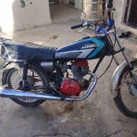 ماطور أربعة كير محرك نضيف بدون اوراق سعر 225 بي مجال 07709061454