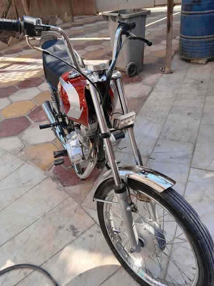 سلام عليكم
دراجه ايراني للبيع دراجه نضيفه و ما مفتوحه محرك شلامجه الدراجه تعمرت قبل  ٣ اشهر دراجه نضيفه بس السله بليه صبغ تأخذها تصبغ عله رايك السعر ٧٥٠ وبيها مجال الرقم ***********
*********** بيهن واتساب و ماسنجر شغال
