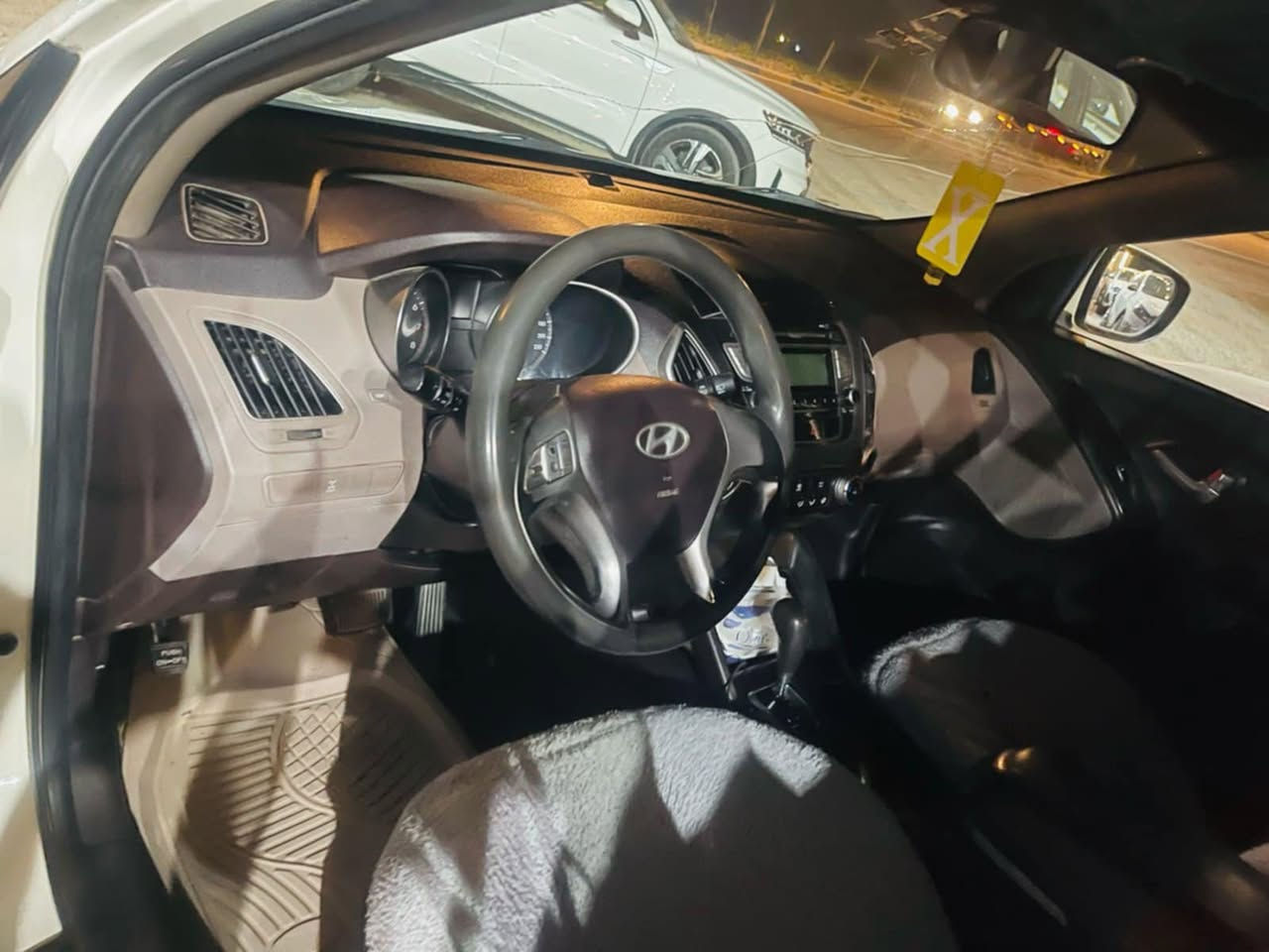 توسان البيع
موديل 2010 خليجي  

مكفوله كفاله عامه 
عنوان ديالى بهرز

عده شبر بالجنطه ع بارد

رقم هاتف ***********
