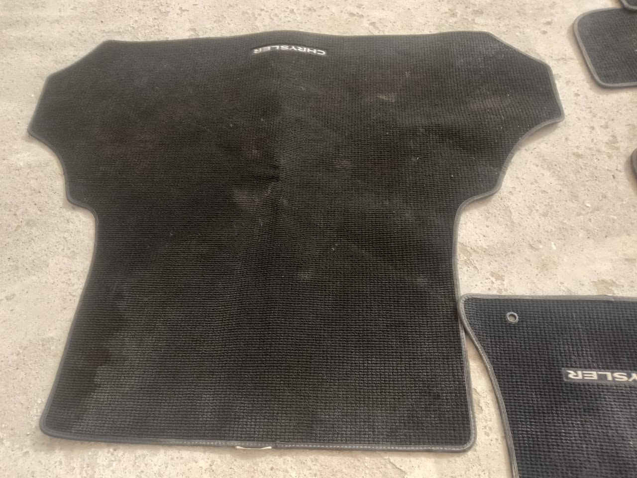 عندي كشن اوباما مخمل ثنين مع مقعد خلفي للبيع
مع ارضيات  مال مديل 23للبيع قيم واخذ مكاني بصره


**إذا كنت صاحب هذا الإعلان وتريد حذفه لأي سبب، رجاءا أرسل رسالة إلى الدعم الفني**