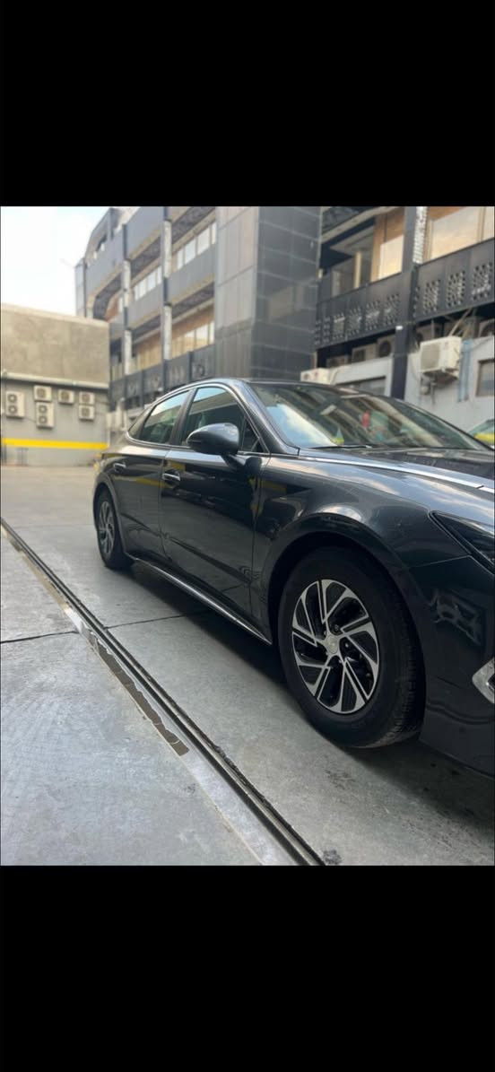 للبيع 🚗
سوناتا هايبرد موديل 2023

- الممشى: 35 ألف كم  

- السيارة بحالة ممتازة جداً  

- اقتصادية بالوقود (هايبرد)  
المواصفات:  

شاشة، كاميرا، حساسات، بصمة تشغيل، تبريد وتدفئة، .  

السعر 165

للاستفسار والتواصل على ***********
