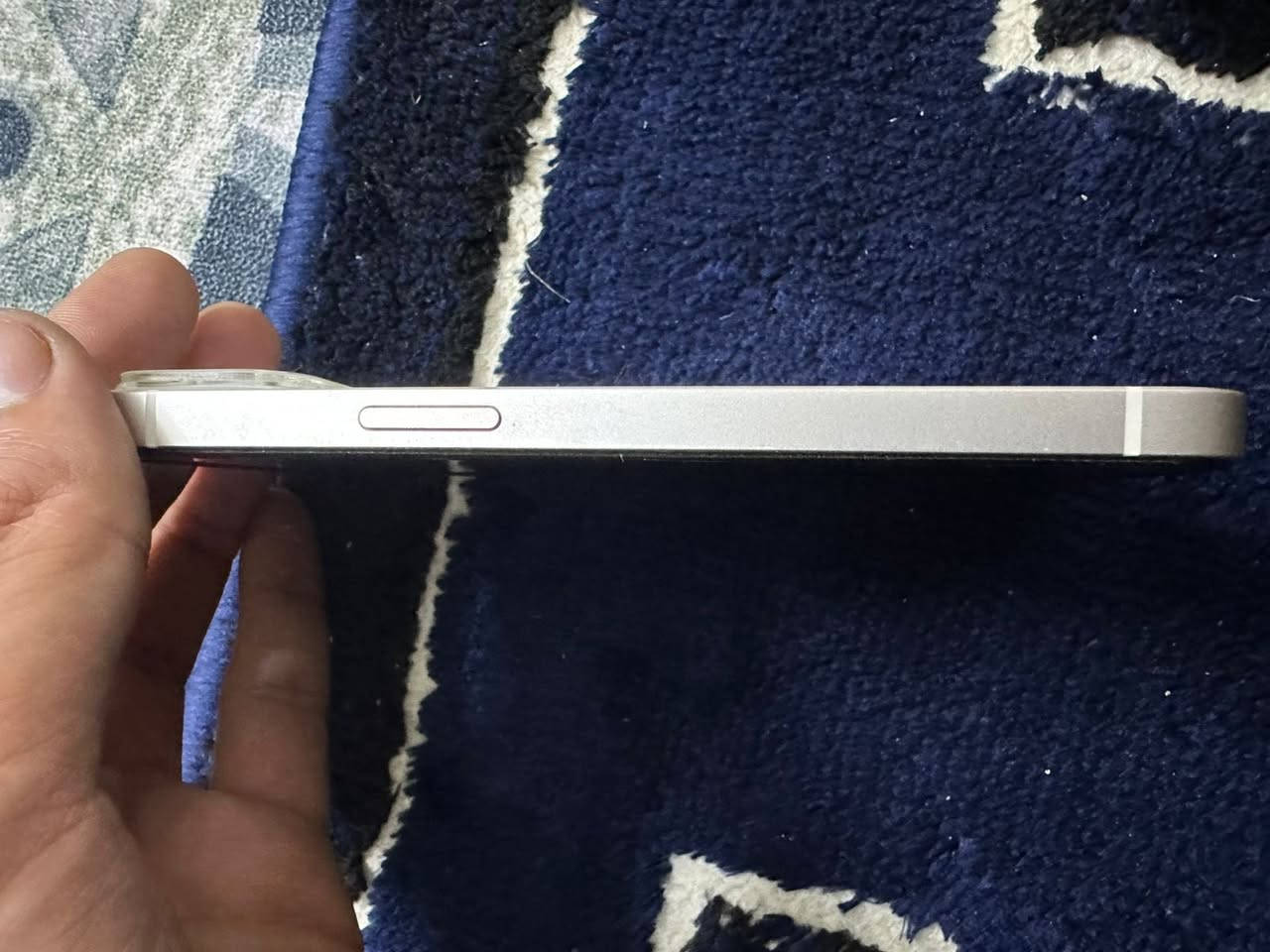 السلام عليكم ايفون ١٣ عادي مكفول من الفتح جهاز نظيف جداً بطاريه ٨٦ نموذجm  ذاكره ١٢٨  السعر خاص +مستعجل على بيعته 
المكان ديوانيه حي الفرات 
الرقم 
***********
