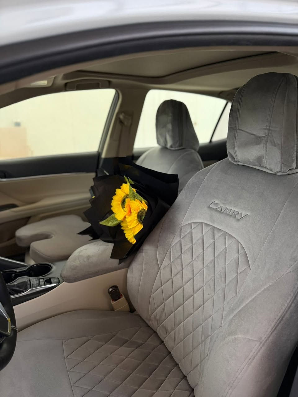 تويوتا كامري هايبرد للبيع 🚗
🔹 الموديل: 2024
🔹 الفئة: GLE – فول مواصفات
🔹 ياباني أصلي
🔹 وارد عبد اللطيف جميل
🔹 ناقل الحركة: أوتوماتيك
🔹 الوقود: هايبرد (بنزين + كهرباء)
🔹 العداد: 40 الف
✅ حالة الوكالة
✅ مغلّفة PPF بالكامل
✅ مغلّفة عوازل صوتية كاملة
✅ اقتصادية جدًا في الوقود
📍 الموقع : الانبار - رمادي 

            السعر 24 الف

ملاحظه غير متواجد على الفيس
📞 للتواصل ***********
