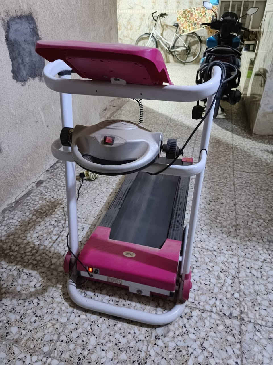 للبيع كل حاجه وسعره الحاجة إلى اتعجبك أخذ إله صوره وادخلي خاص وتد اللون أو إتصال ( ***********
