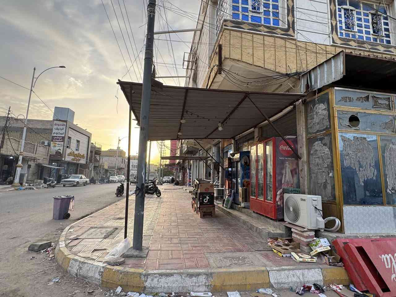 بنايه تجاريه للبيع  شارع عشرين مقابيل الطاحونه المساحه 170متر التفاصيل /خمس محلات وشقه وبيت ***********
