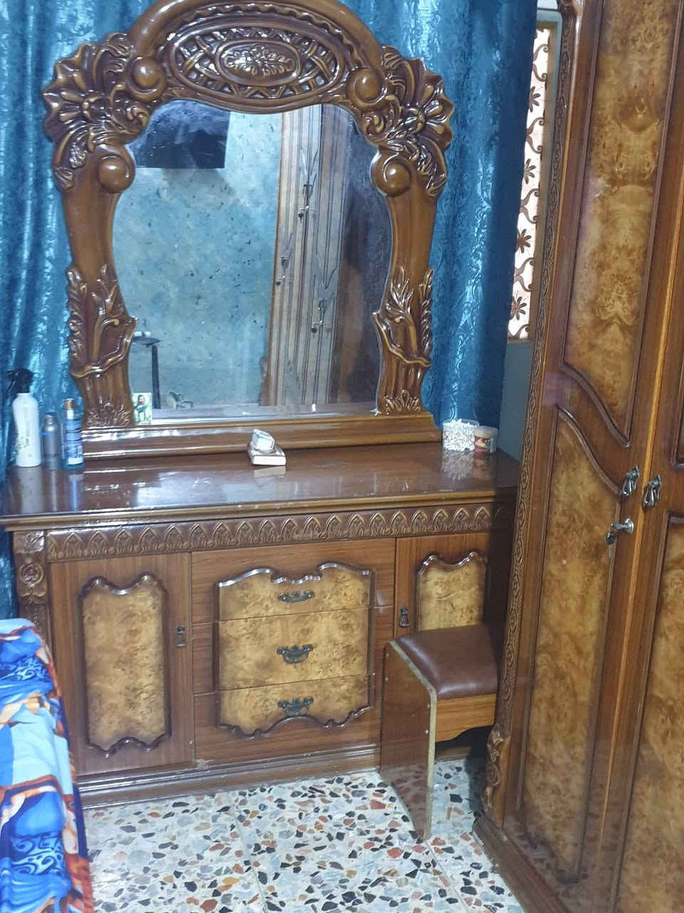 السلام عليكم غرفه ماليزي غرفه نظيف وثكيله يرادلها ترتيب بيسط رايدها بل 250 وبيها مجال مكاني بغداد ومستعجل عل بيعتها ***********
