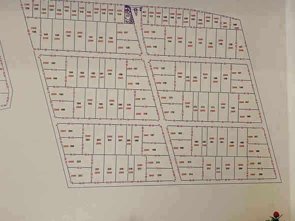 يا الله 

فرصة ذهبيه في كربلاء المقدسة  

في مجمع بساتين طيبه السكني 

يبعد عن الإمامين 8كيلو متر 

مجمع سكني مغلق متكامل من جميع الخدمات  بس تنزل موادك وتبني 

نظام دوانم نظام ڤلل   أقل مساحه داخل

 المجمع( 1250)متر  والتجاري على مساحة 1000متر

 واجهه 20 ونزال 50

نظام سكيورتي  وحراسه امنيه 

يعني تعوف بيتك وتسافر وانت مأمن  

الدونم يتحول باسم المشتري مباشر وسند  25 مفروز  

والنصف دونم إقرار  سند 25

 السلام عليكم  

 ارض للبيع 

اتصل أو راسل واتساب وبيك خير وتدلل 

 مساحة  (1500) متر    للبيع مسيجه  مرقمه وكامله  

واجهه 30متر ونزال 50 متر. 

 سند 25

وتحتوي على باب كبيره وباب صغيره 

في مجمع بساتين طيبه في الملحق الثاني   
على الرابط مقابل مجمع العباس السكني 

خدمات المجمع كامله  يحتوي على 3بوابات  امنيه 
 1/ماء خطين خط اساله وخط سقي حديقه 

2/كهرباء

3/ تبليط شوارع كله عرض 15متر 

4/ارصفه وداخل الارصفه على طول الشارع حديقه 

5/ نظام سكيورتي بوابات  وامنيه حراسه على مدار 24ساعه 

6/ نظام كاميرات داخل وخارج وداير مداير المجمع 

7/ جامع في المجمع 

تفاصيل اكثر التواصل على الخاص 

أو الاتصال على الرقم (***********) 

ملاحضة/ يوجد لدينا  عروض. في مجمع بساتين طيبه 
نظام دونم ونصف دونم. في الملحق الاول والملحق الثاني
