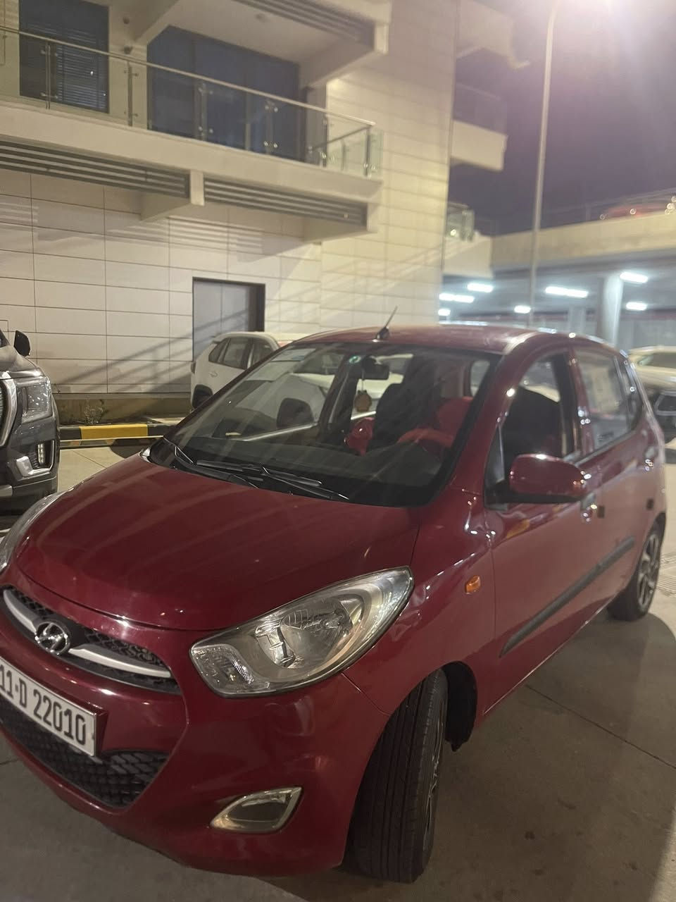 السلام عليكم هونداي I10 
السياره كلش جديده 
بيها صبغ بنيد و دعاميه 
مكاني بغداد الإعلام 
***********
سعرها 87 وبيها مجال بسيط
