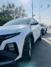 توسان موديل 2025 وارد أمريكي ماشية 12 الف اللون ابيض صدفي والداخل ابيض...