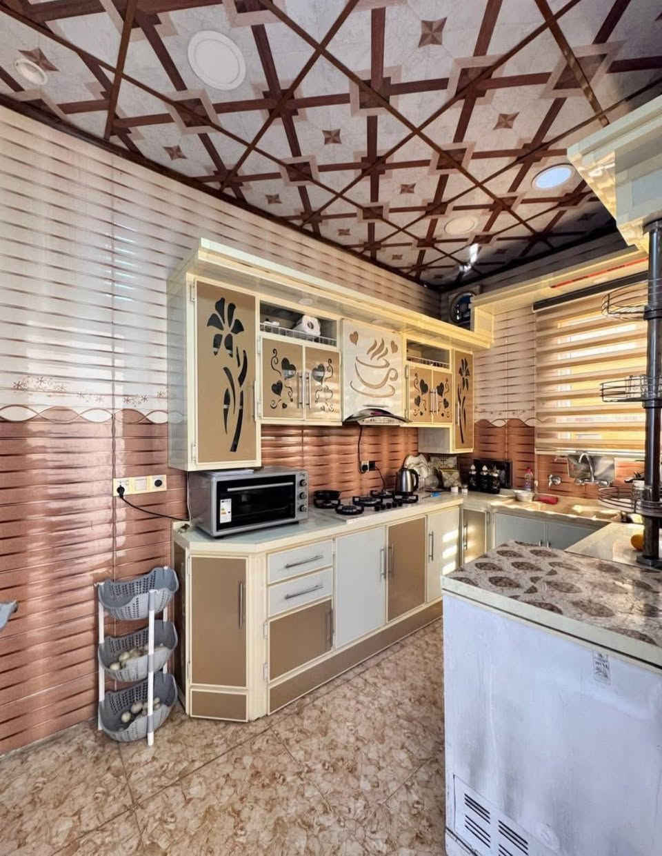 دار للبيع  او للإيجار 
الموقع : حي الصديق الاولى ( قرب جامع صلة الارحام )
المساحة : 100 متر
الواجهه : 5 متر 
الاتجاه : شروق تام
الطابق الاول : غرفة نوم وهول واستقبال ومطبخ وصحيات
الطابق الثاني : غرفتين نوم وهول وصحيات 
نستقبل عروضاتكم في اغلب مناطق الجانب الايسر
للاستفسار مراجعة مكتب المدينه سايدين الصديق 
***********
***********

لمعرفة السعر الانضمام إلى قناتنا في التليكرام عبر الرابط ادناه 

https://t.me/al_madena
