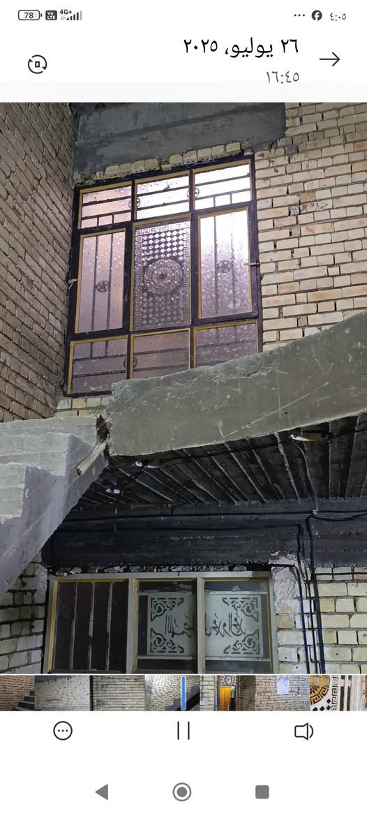 السلام عليكم بيت للبيع مساحته 110 متر العرض 5 متر ونص والنزال 20 متر طابقين هيكل يحتوي على ثلاث غرف نوم +استقبال+صاله كبيره + صحيات حمام عدد 2  موبايل ***********

