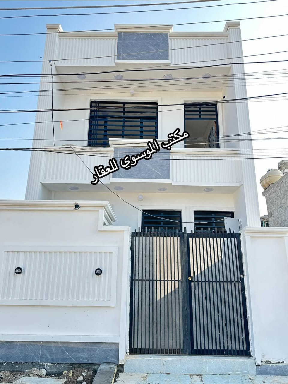 100 متر طابو سند 25 
بناء جديد مدخلين 
15 يوم يكمل تستلم مفتاح 
يتكون من
استقبال 
وصاله ومطبخ وخدمات 
ومنور 
وغرفتين نوم
وقريب الشارع الرائيسي 
منطقه الانتصار مقابيل مستشفى حماد شهاب قبل مرور الحسينيه 
المهندسين 

معروض حصرا لدى 
مكتب الموسوي للعقار
***********
