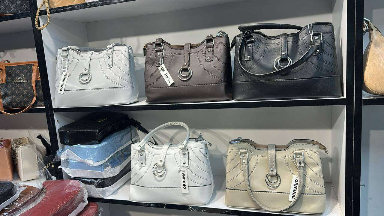 https://t.me/bagswoman7
سعر الدرزن يبدأ من 55 الف

يتوفر مفرد


**إذا كنت صاحب هذا الإعلان وتريد حذفه لأي سبب، رجاءا أرسل رسالة إلى الدعم الفني**
