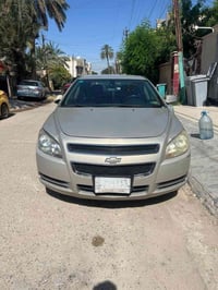 ماليبو ٢٠١٢ وارد كندي بيها طختين خفيفات وحده بالتاير والثانية بالبجم ج...